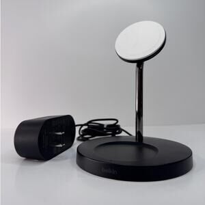 Belkin BoostCharge Pro 2-in-1 (15W) Wireless Charger Stand with MagSafe